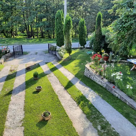 Casa De Vacanta ,,la Valucu
